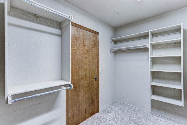 Building Photo - 500 Loyd Ln