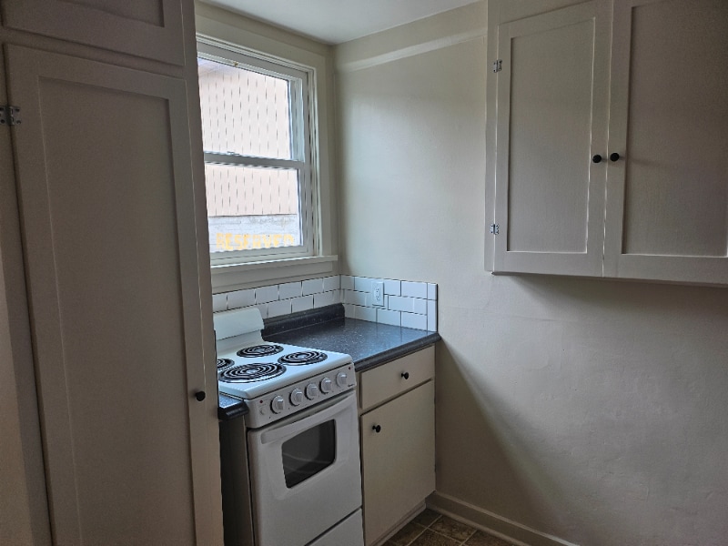 Building Photo - 1221 S Division St