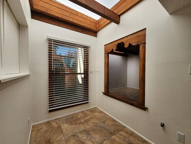 Building Photo - 2972 Plaza Azul