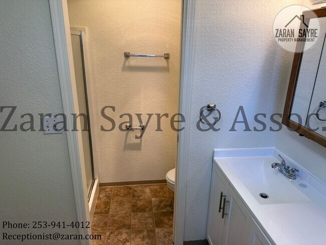 Building Photo - 756 - Three Bedroom, Three Bath in Auburn!