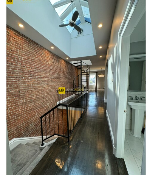 Building Photo - 265 Beacon St