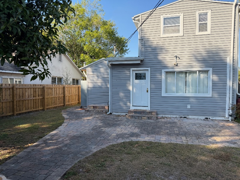 Building Photo - 1304 17th Ave N