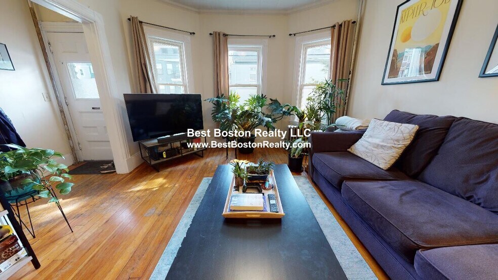 Building Photo - 289 Summer St