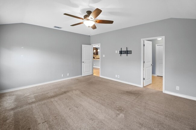 Building Photo - 4 Bedroom/2.5 Bath Tausch Farm Subdivision