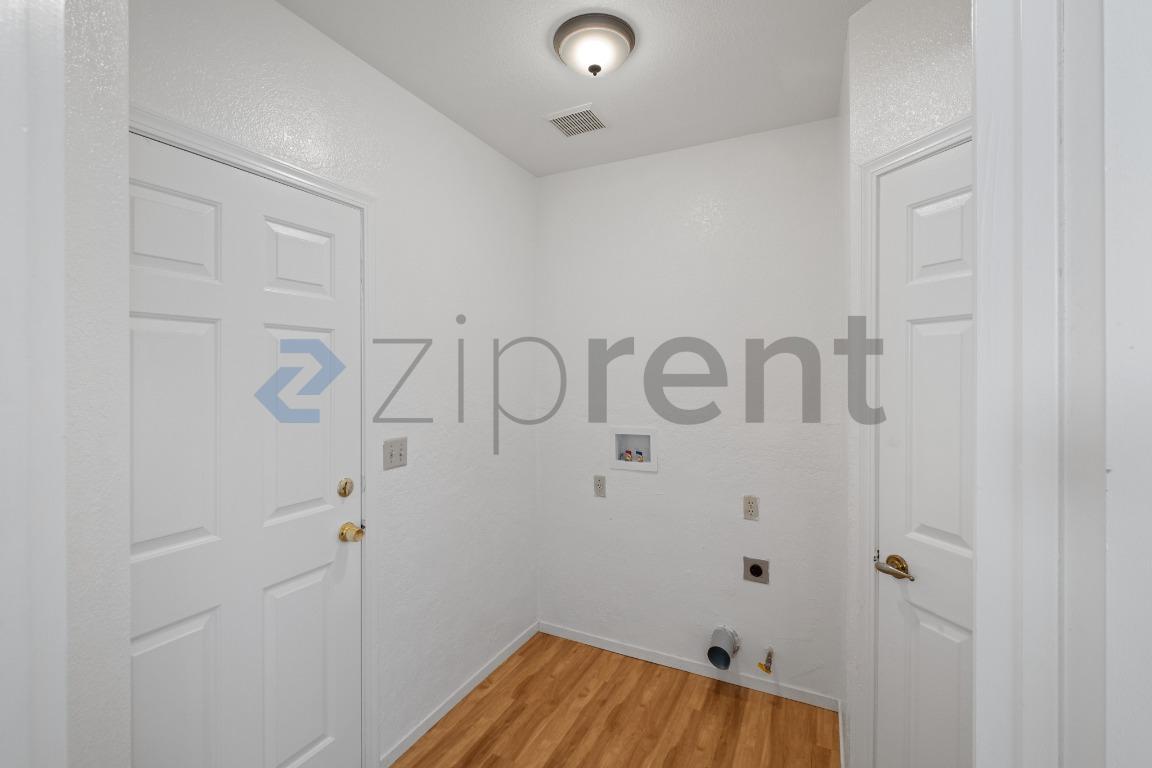 Building Photo - 511 Floyd Ct