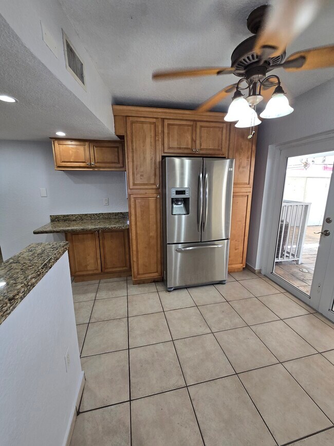 Building Photo - 2270 W 54th Pl