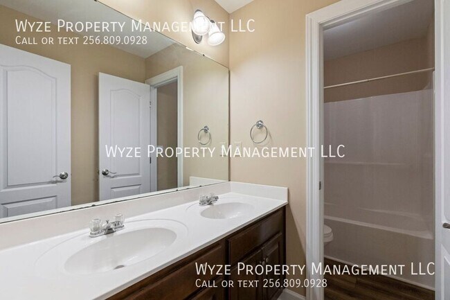 Building Photo - 104 Hardiman Pl Ln