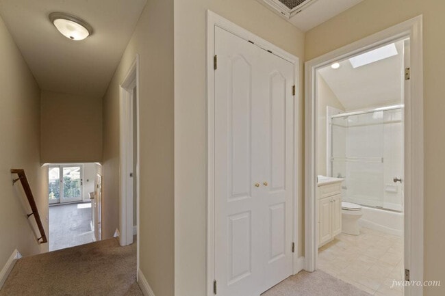 Building Photo - 25 Homestead