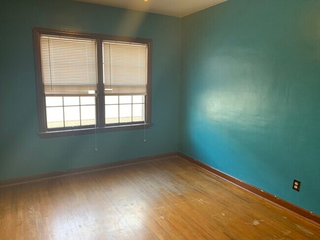 Building Photo - Nice 3 Bedroom 1 Bath