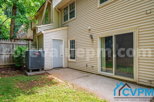 Building Photo - 1250 Stonewood Ct