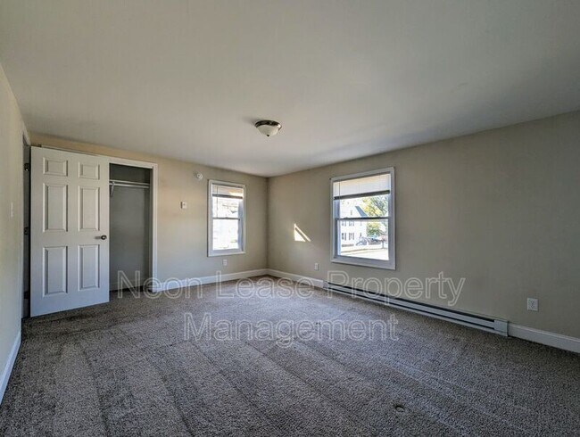 Building Photo - 223 W 6th St