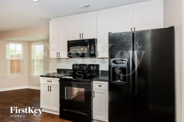 Building Photo - 8125 Rolling Meadows Ln