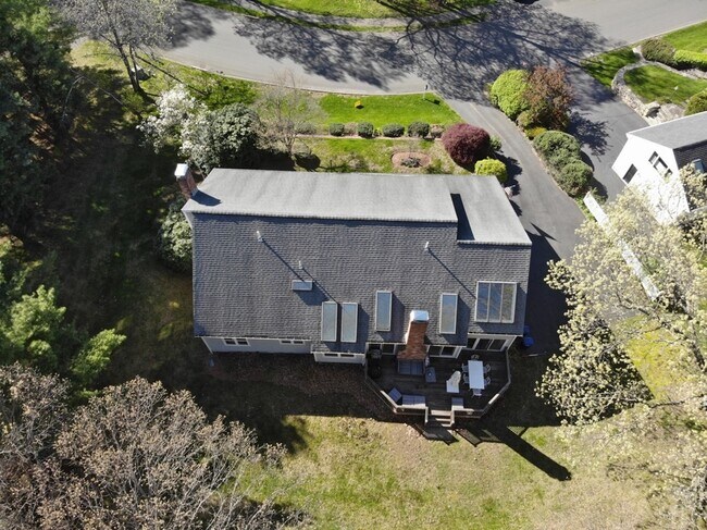 Building Photo - 162 E Emerson Rd