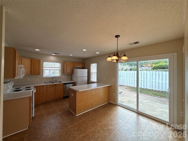 Building Photo - 15318 Brynfield Dr