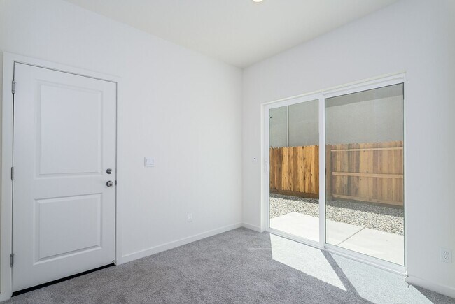 Building Photo - 1049 San Anselmo Ln