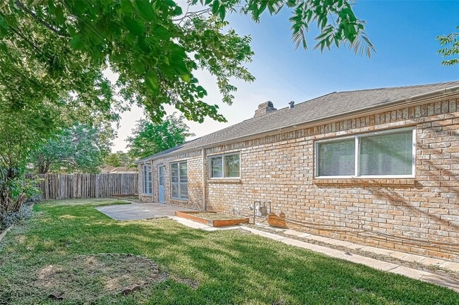 Building Photo - 10815 Riderwood Dr