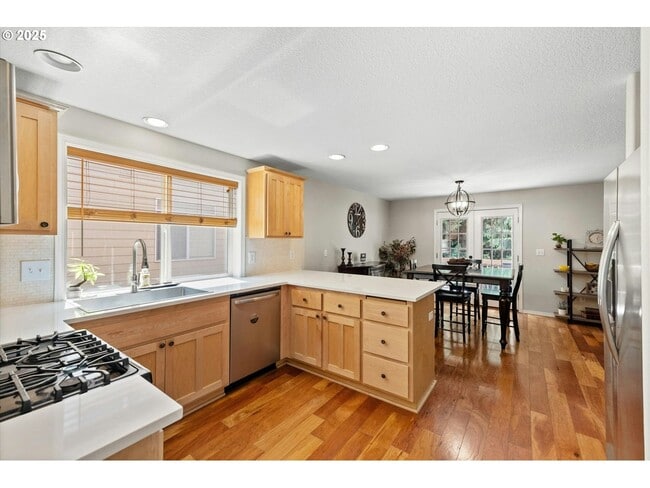 Primary Photo - 3047 S Cedar Ridge Dr