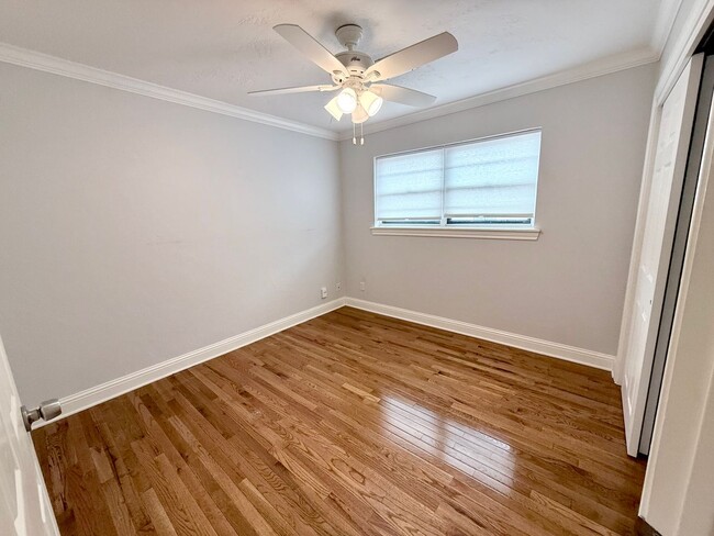 Building Photo - MOVE-IN SPECIAL: Beautiful  2BD 1BA, Stand-Alone Apartment in Historic Crown Heights!!!