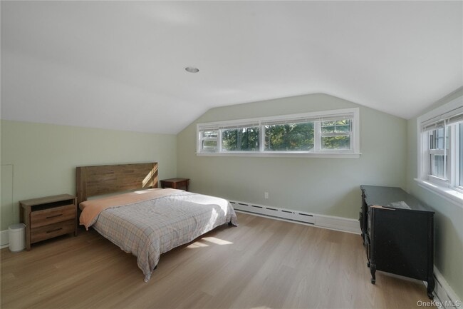 Building Photo - 24 Mineola Ave