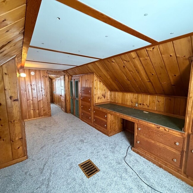 Building Photo - Updated 3 bedroom home on the West side of Grand Rapids