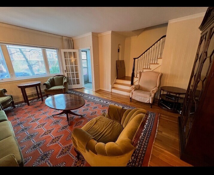 Building Photo - 105-37 65th Rd