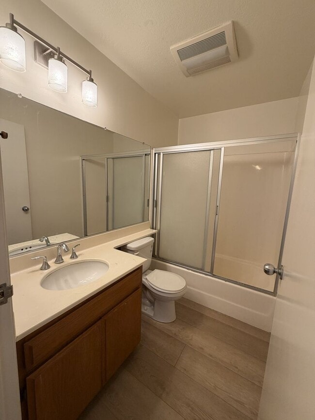 Interior Photo - Little Huston