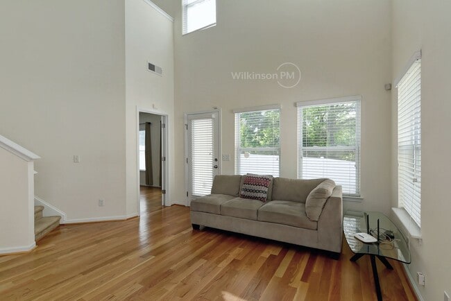 Building Photo - Big & Nice 3Br/2.5Bth Townhome in Steele Creek by Harris Teeter Shopping Center