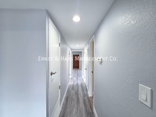 Building Photo - 12526 Cuesta Dr