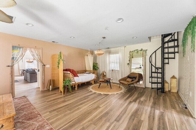 Building Photo - 250 OFF  RENT!! Beautiful Fully Loaded Hom...