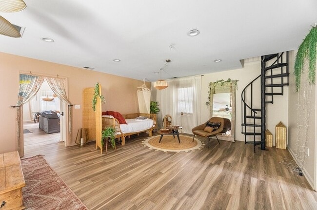 Building Photo - 350 OFF  RENT!! Beautiful Fully Loaded Hom...