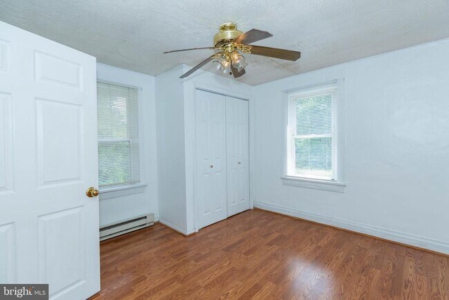 Building Photo - 481 Millville Rd