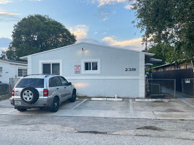 Primary Photo - 2319 Farragut St