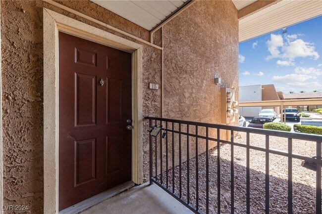 Building Photo - 4921 Indian River Dr