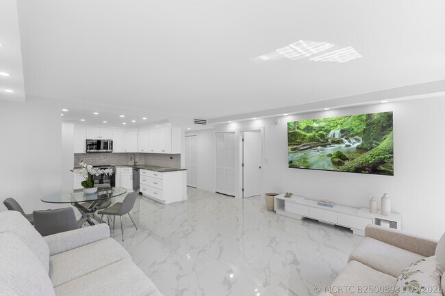 Building Photo - 3800 Galt Ocean Dr