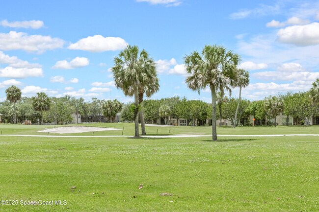 Building Photo - 2125 Golf Isle Dr