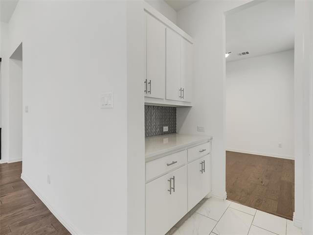 Building Photo - 8308 Pine Valley Dr