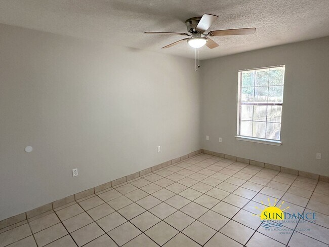 Building Photo - 2280 Jeannie St