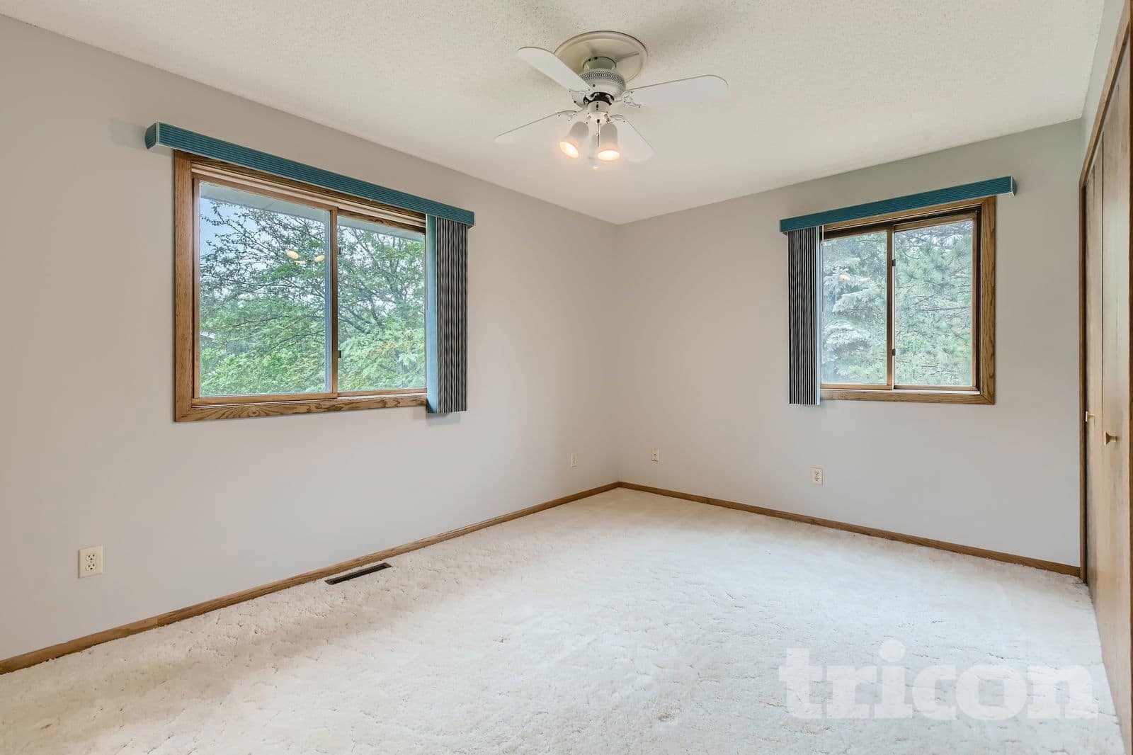 Building Photo - 11051 Quebec Ave N