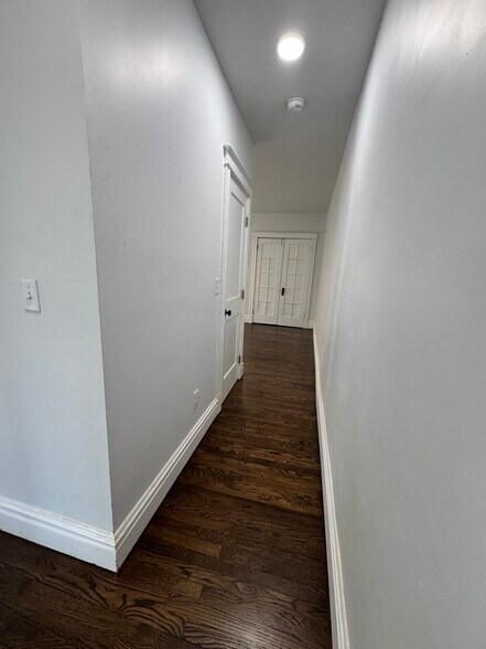 Building Photo - 5011 S Broadway