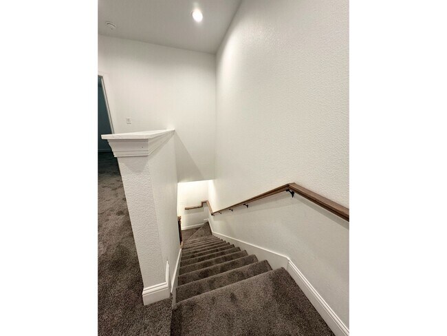 Building Photo - 7710 Darnay Dr