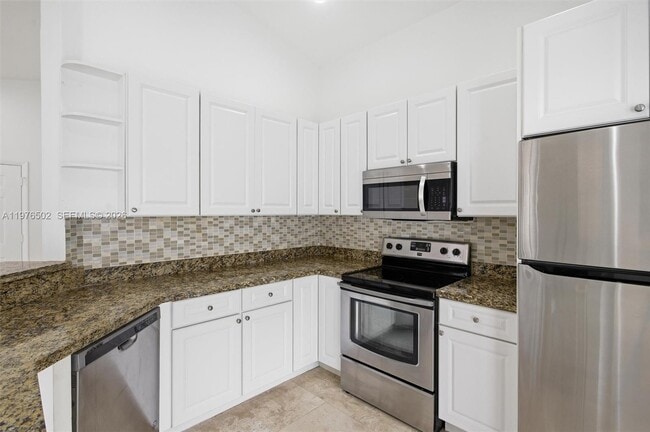 Building Photo - 922 Falling Water Rd