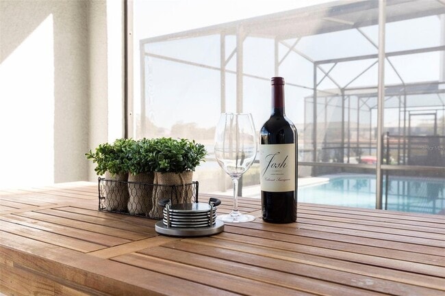 Building Photo - 7195 Oakmoss Loop