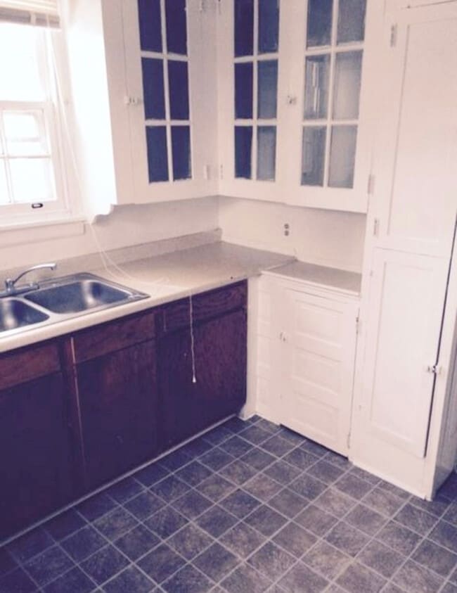 Building Photo - 1447 Markley St