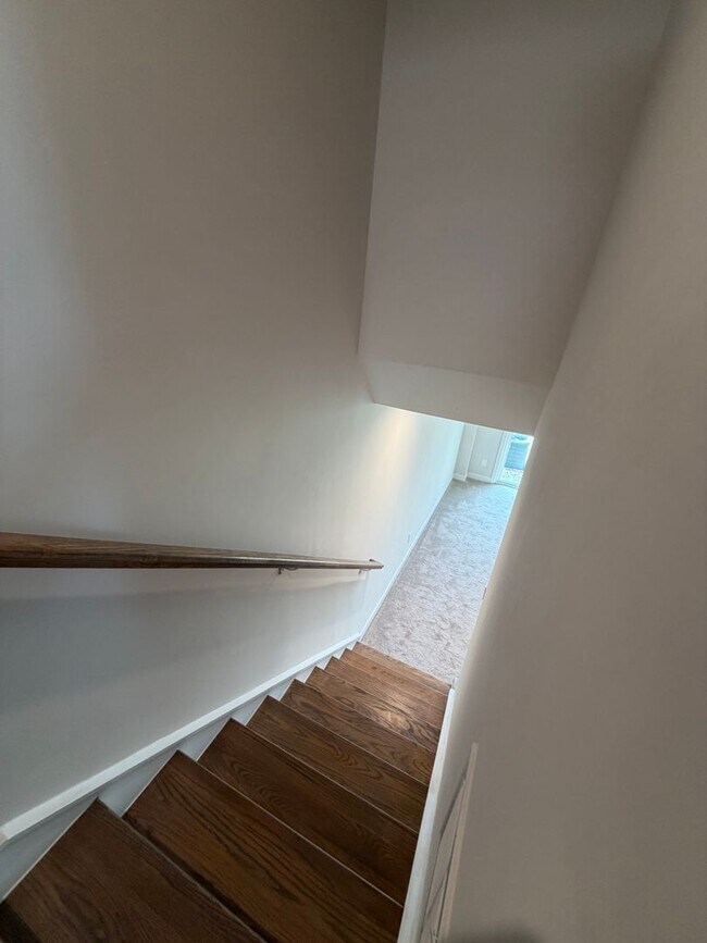 Building Photo - 921 Portrush Ln