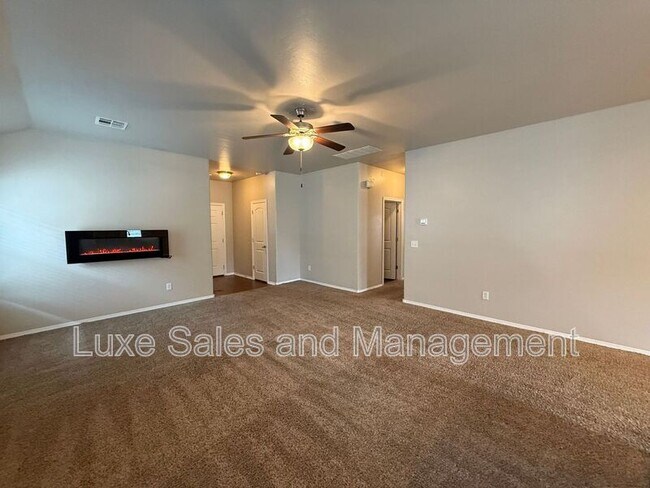 Building Photo - 2408 Alta Vista Ln