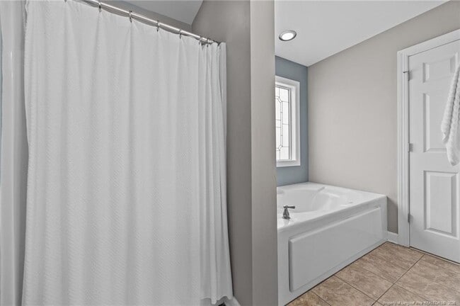 Building Photo - 3825 Barnsdale Dr