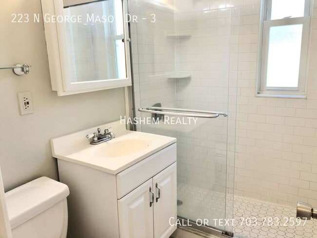 Building Photo - 223 N George Mason Dr
