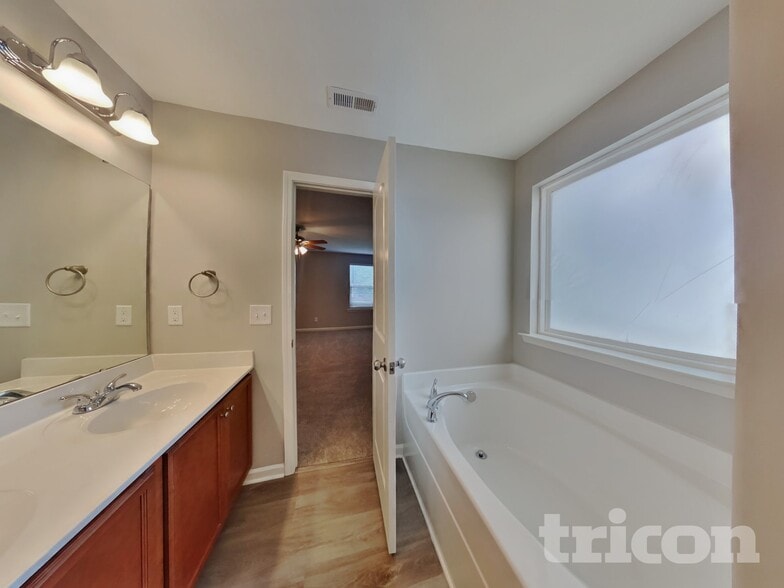 Building Photo - 27 Anna Maria Ct