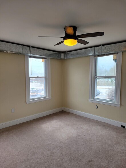 Building Photo - 933 Bleigh Ave