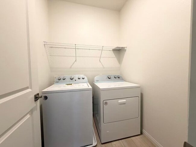Building Photo - Wonderful 3-story single house in Kestrel Commons